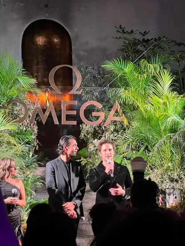 Diego Calva y Diego Boneta en la presentación de Omega Aqua Terra Shades.