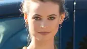 La fiebre del fleco empezó cuando la hermosa modelo de Victoria´s Secret, Behati Prinsloo, se lo cortó.