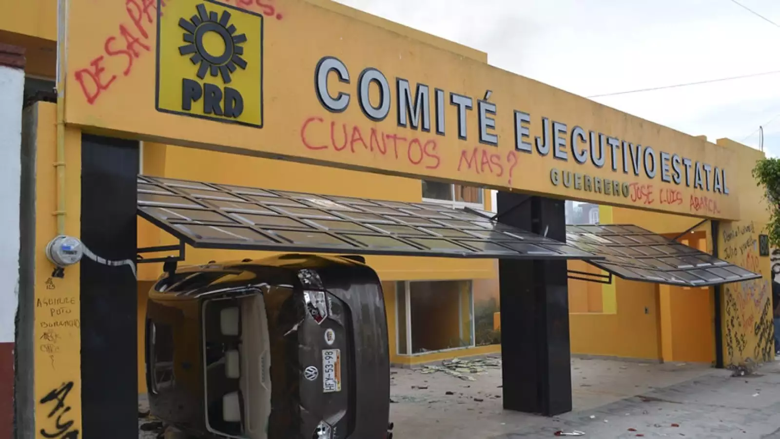 ayotzinapa 43, quema, sede, prd