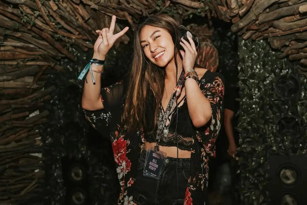 Ella es Lucy Guo, quien destronó a Taylor Swift como la multimillonaria más joven 