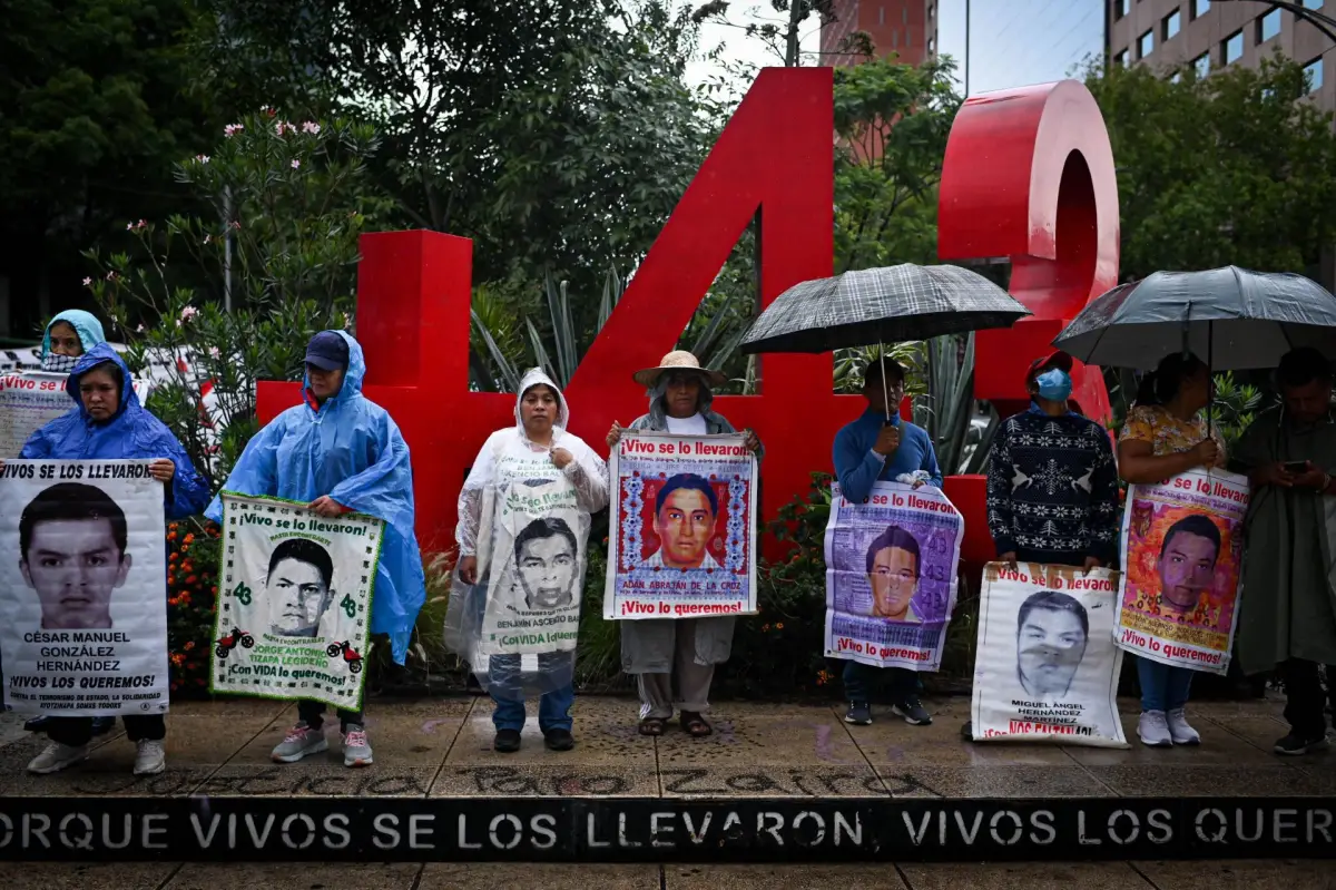 Marcha Padres Ayotzinapa-1