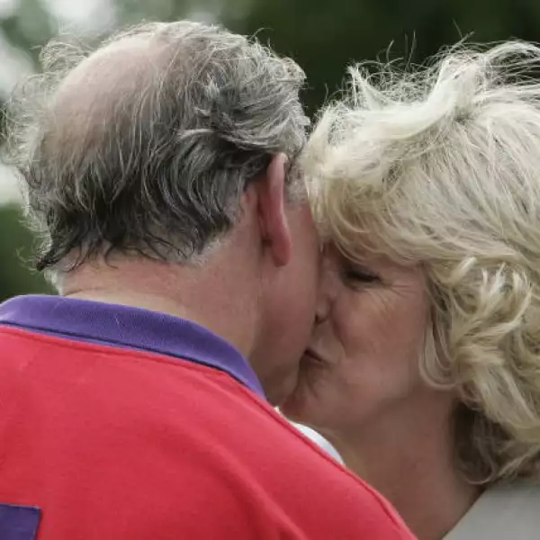 Camila y Carlos es una pareja bastante reservada pero que nos demuestra que el que persevera alcanza. Este podría decirse que es amor del bueno.