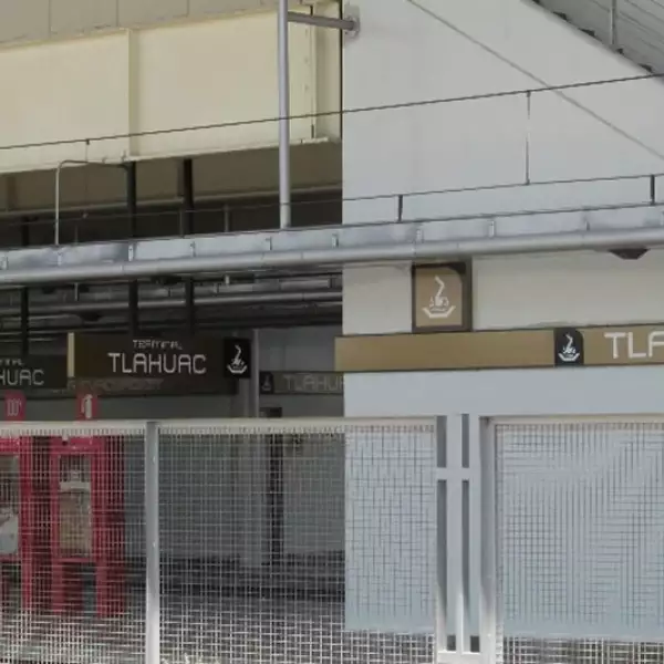 la estación Tláhuac cerrada