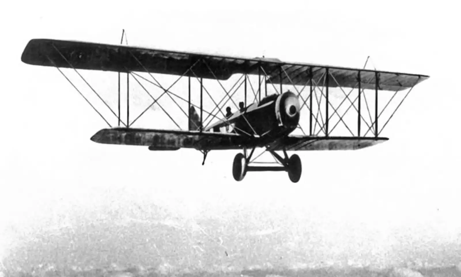 El primer vuelo se realizó sin escalas de Washington a México.