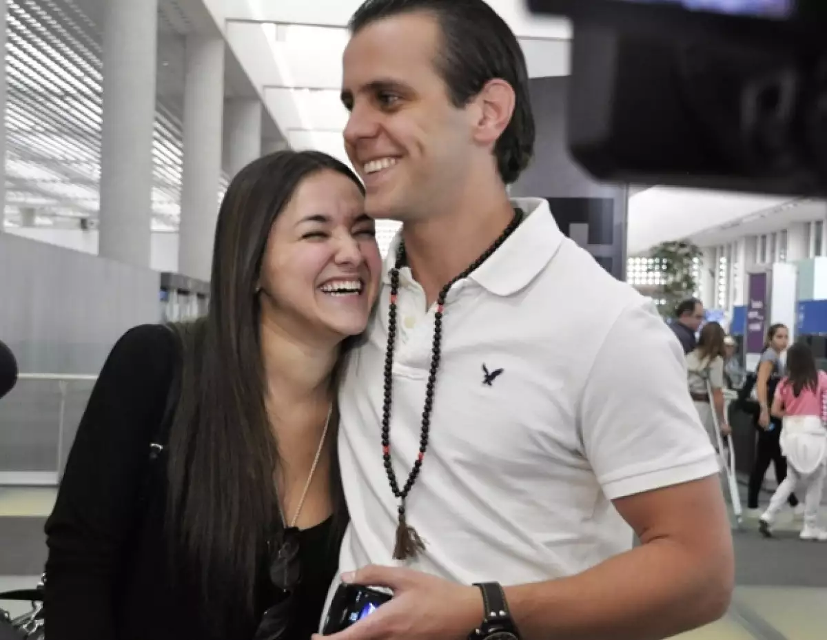 Sandra Echeverría y Leo de Lozanne; Eiza González y Pepe Díaz; Sherlyn y Alex Medina Mora; y Claudia Álvarez y Billy Rovzar; forman algunas de las parejas del momento a nivel nacional.