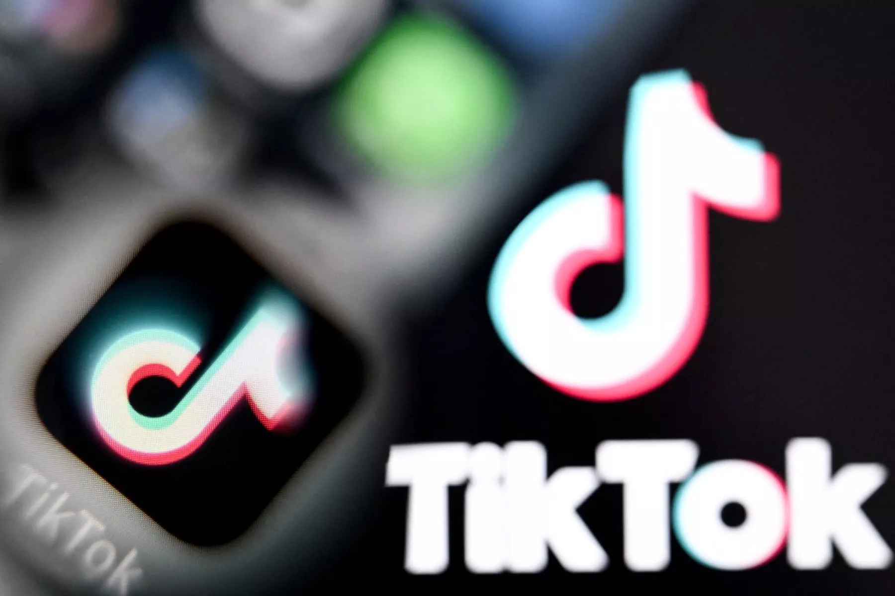 Trump pone a TikTok en manos de inversionistas cercanos a su agenda