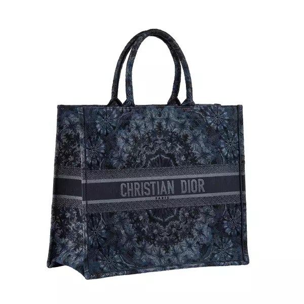 Dior_Femme_Acc_SA_PE19_M1286ZRIOM49E_E03.jpg