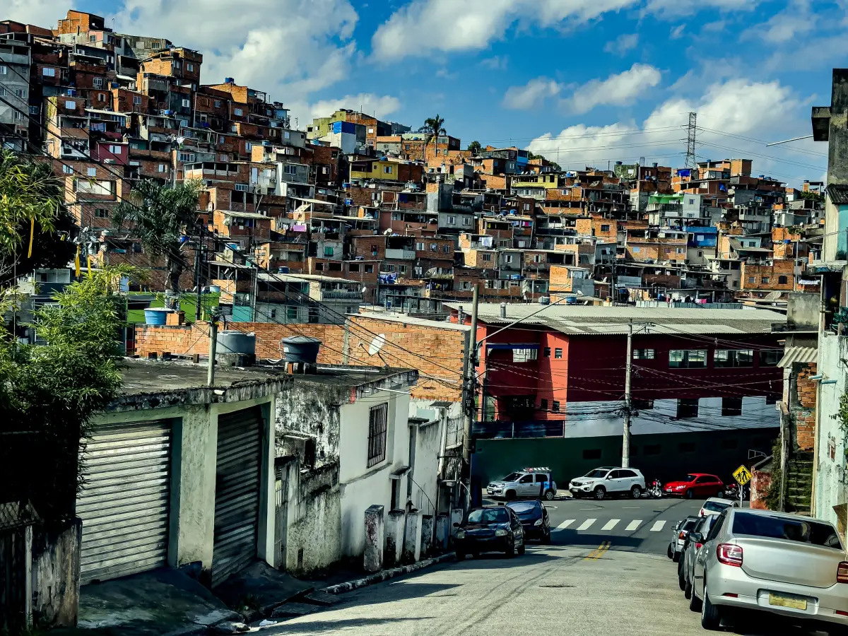 El gobierno busca reducir en 20% la vivienda informal en 4 años, ¿cómo lo hará?