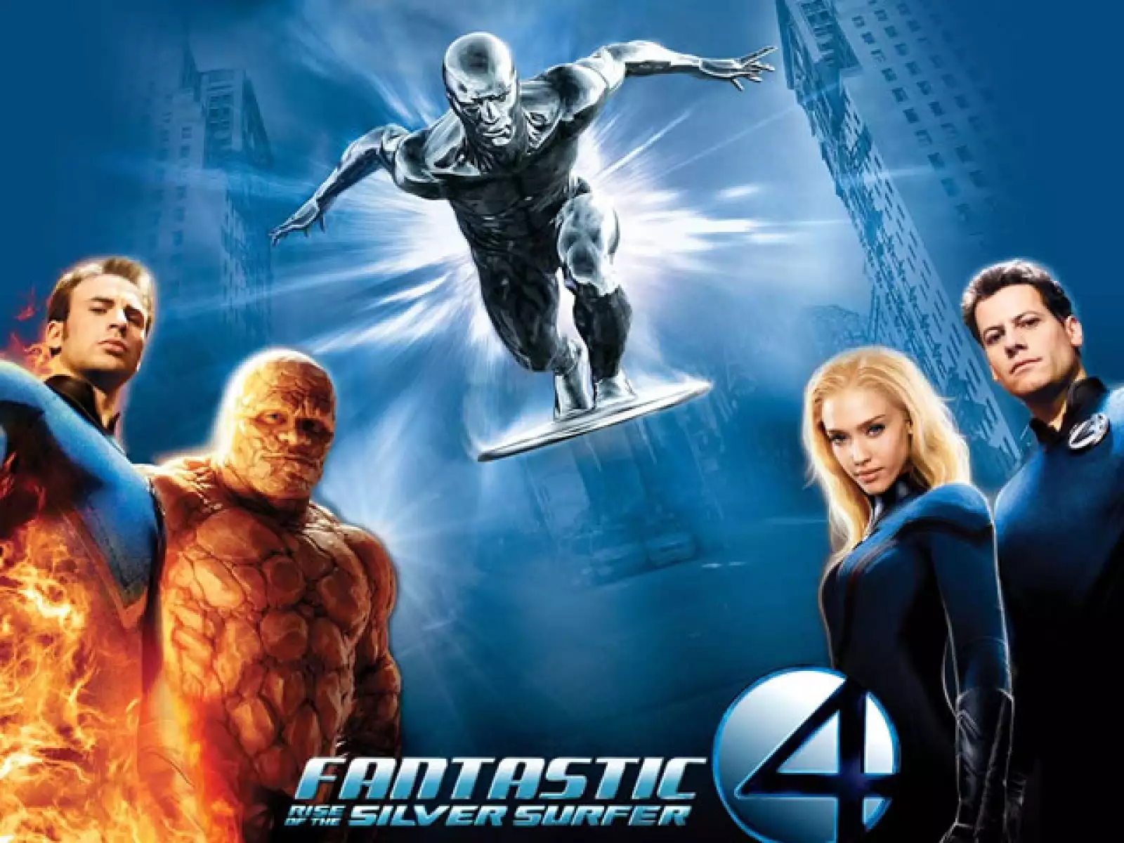 Reed Richards, Sue Storm (Jessica Alba), Johnny Storm y Ben Grimm se convirtieron en Los 4 Fantásticos tras un accidente abordo de una estación especial, resultaron contaminados y se modificó su ADN.