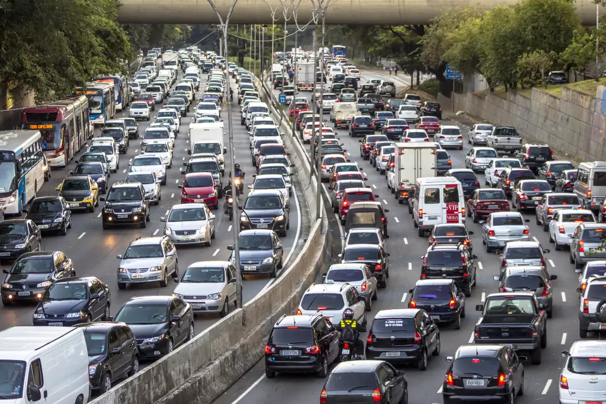 Hoy no circula 15 de mayo 2025: ¿qué autos no salen este jueves?
