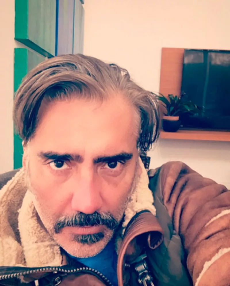 Nuevamente, el cantante mexicano sufrió una lesión en el pie izquierdo, sin embargo, se encuentra fuera de peligro.