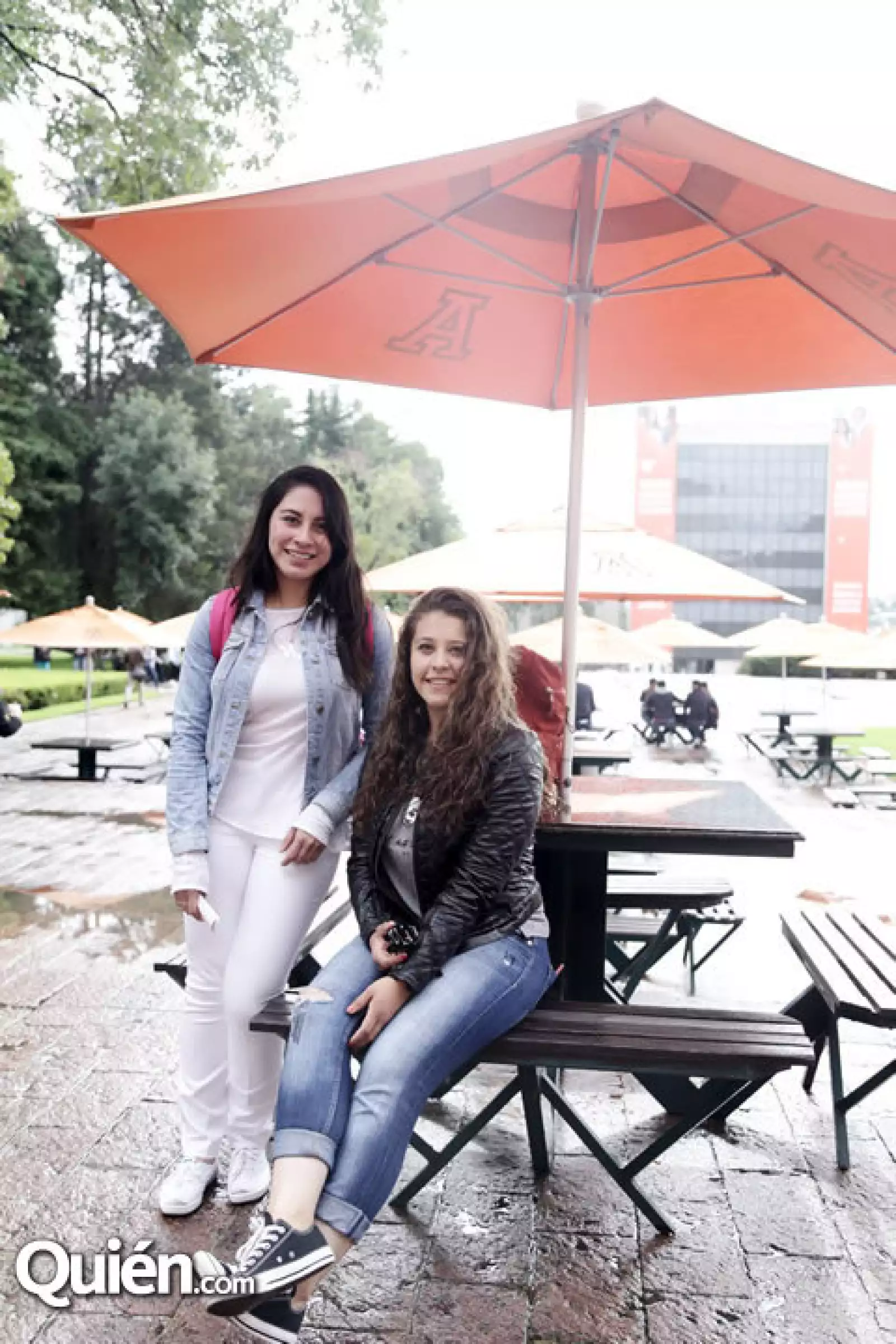 Natalia Akosta y Erika Buenrostro