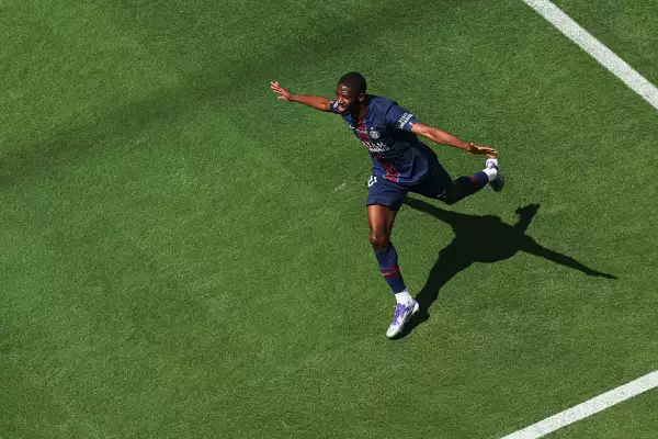 Foto de Ousmane Dembele, del PSG, celebrando que anotó el segundo gol contra el Real Madrid en el Mundial de Clubes 2025.
