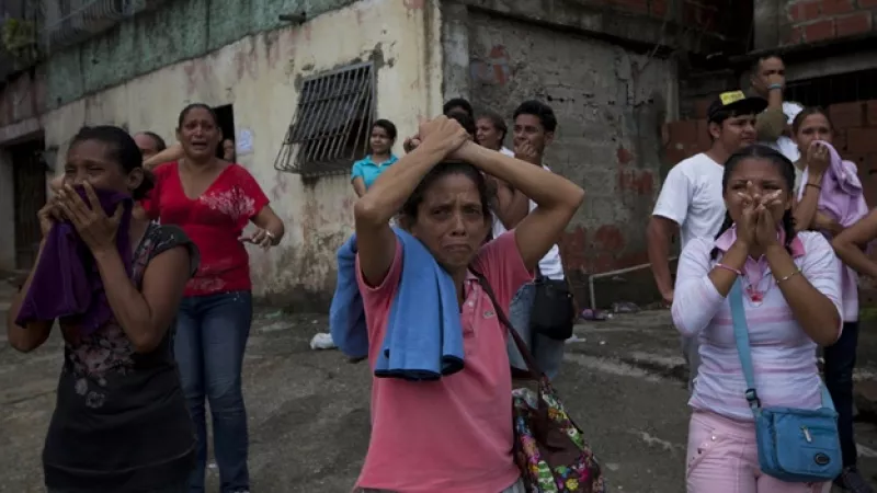 familiares de reos reaccionan al traslado de sus familiares