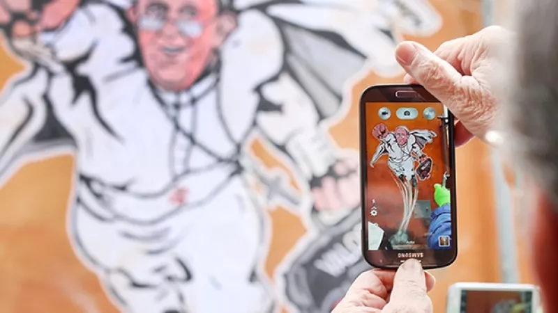 papa francisco smartphone Getty