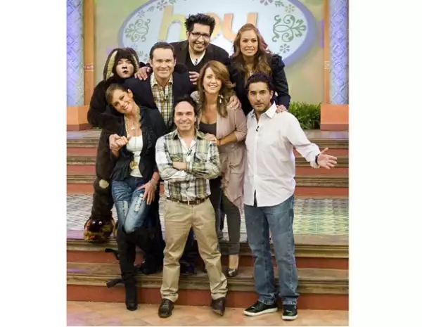 El equipo de conductores que actualmente realiza la emisión matutina a lado de Andrea.