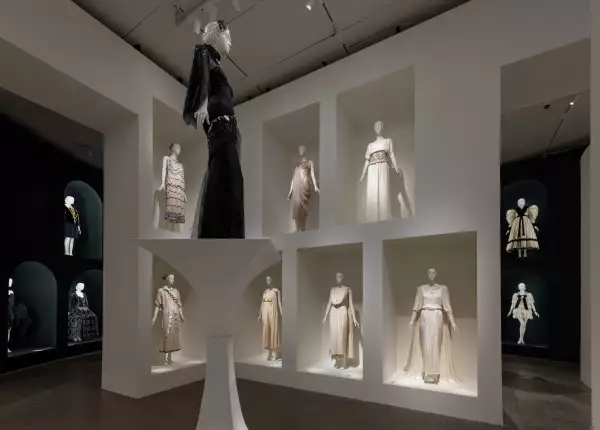 Foto: The Costume Institute; Karl Lagerfeld: A Line of Beauty (2023)