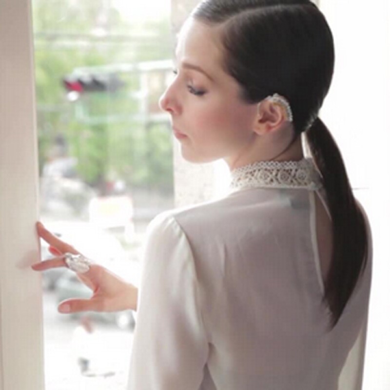 Tenemos el behind the scenes de la sesión de fotos de la estrella pop con InStyle donde modeló varios looks como toda una profesional.