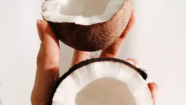 funciona-el-aceite-de-coco-en-la-piel.jpg