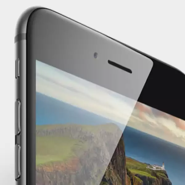 El equipo tiene un diseño continuo, sin bordes. Cuenta con curvas de vidrio.