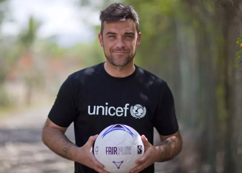 Además de dedicarse a la música o la actuación, estrellas como Chris Hemsworth, Robbie Williams y Gisele Bündchen muestran que tienen todo el potencial para triunfar como deportistas.