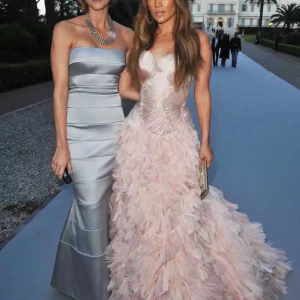 2010 amfAR's Cinema Against AIDS Gala - Roaming Arrivals