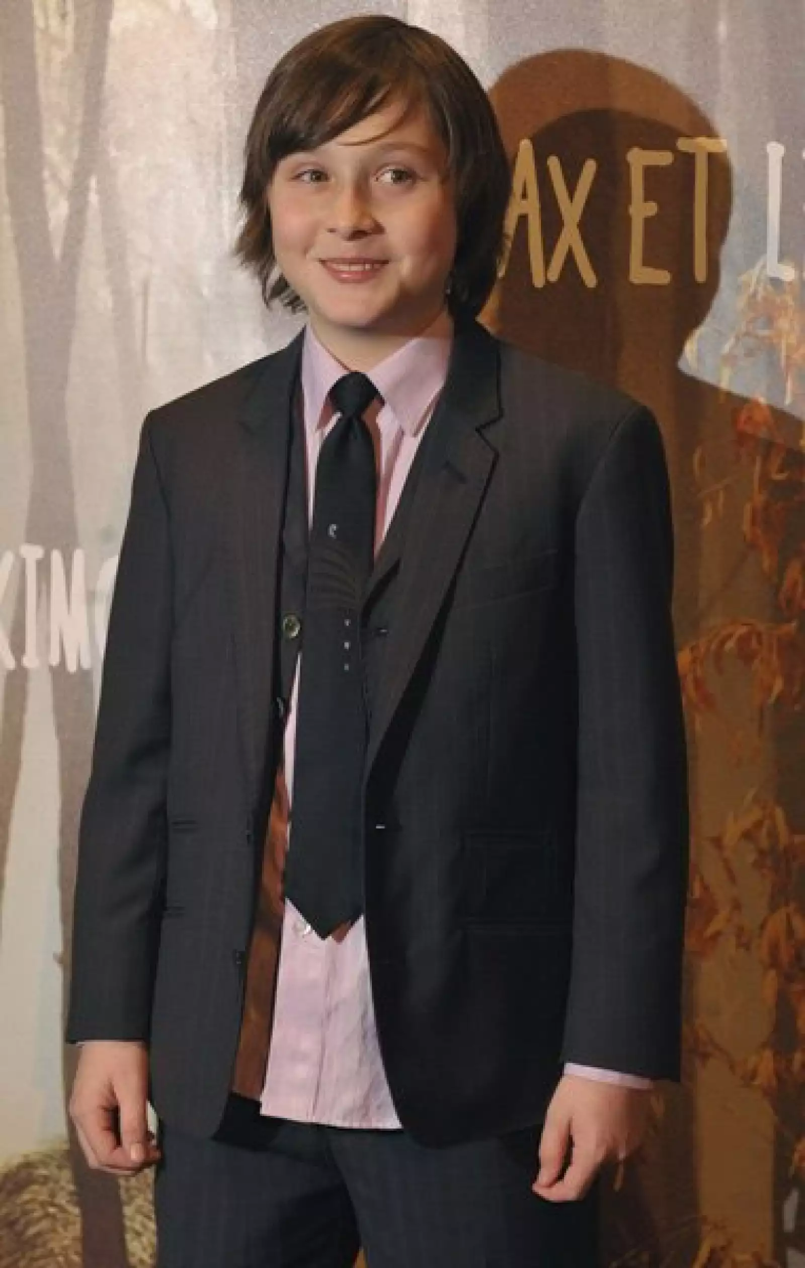 Max Records, del 18 de junio de 1997. Protagonista de Spike Jones, Donde Viven los Monstruos. Es vegetariano por convicción y a los 8 años realizó una protesta en pro del vegetarianismo en la cagetería de su escuela.