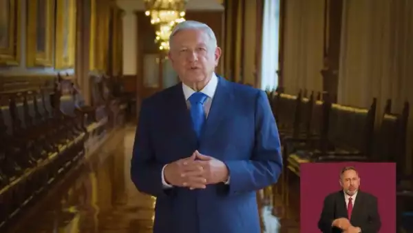 AMLO empieza campaña de su sexto informe: "Gracias, gracias, gracias"
