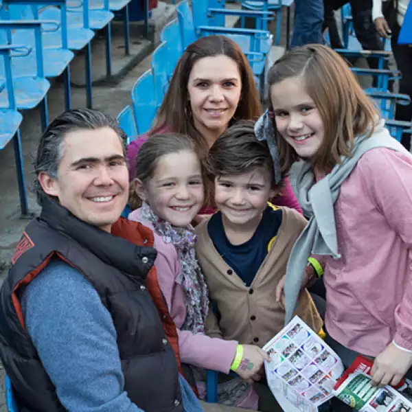 Oscar, Charo, Charo, Juan Diego y Regina Vilchis del Valle