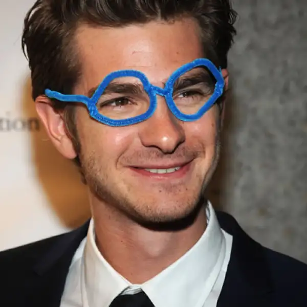 Andrew Garfield, el nuevo Spiderman, tiene el look `nerd´ que requiere el papel.