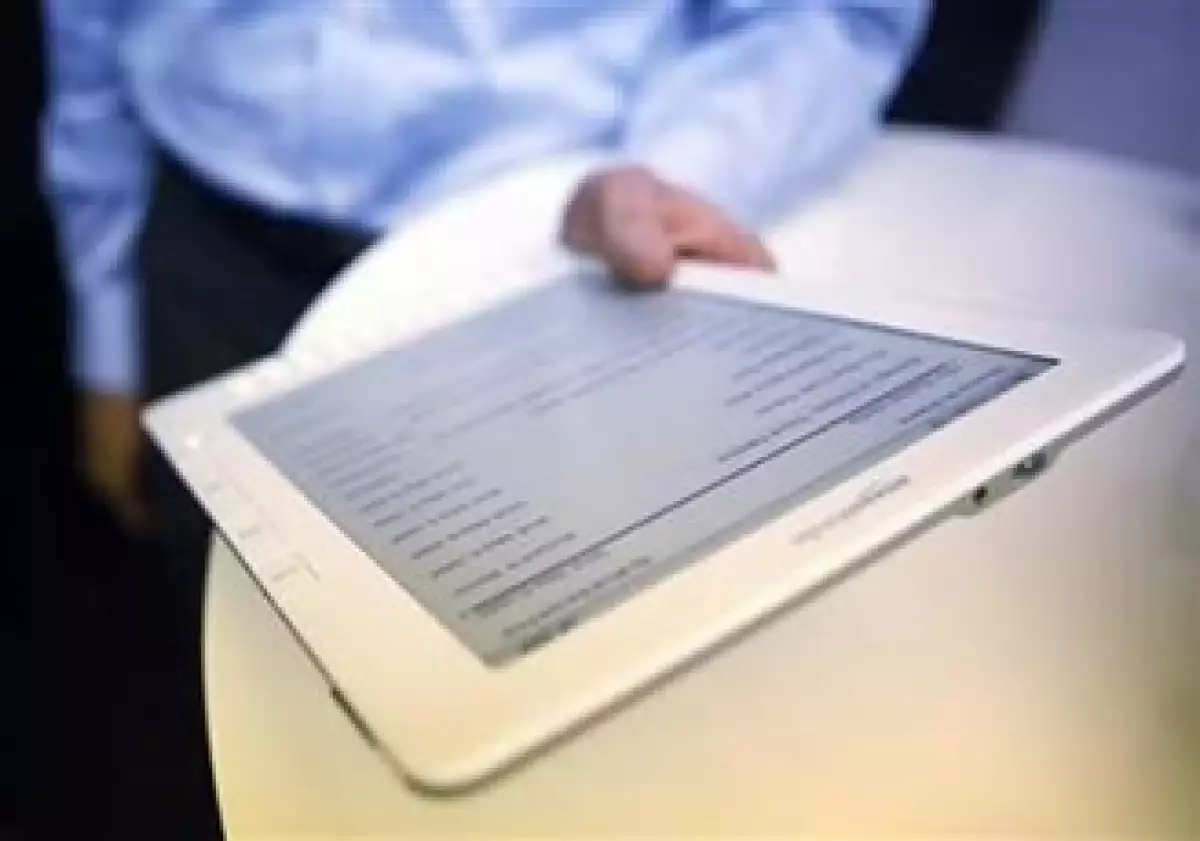 Junto con el Reader de Sony, Kindle intenta emular la apariencia de páginas impresas. (Foto: Reuters)