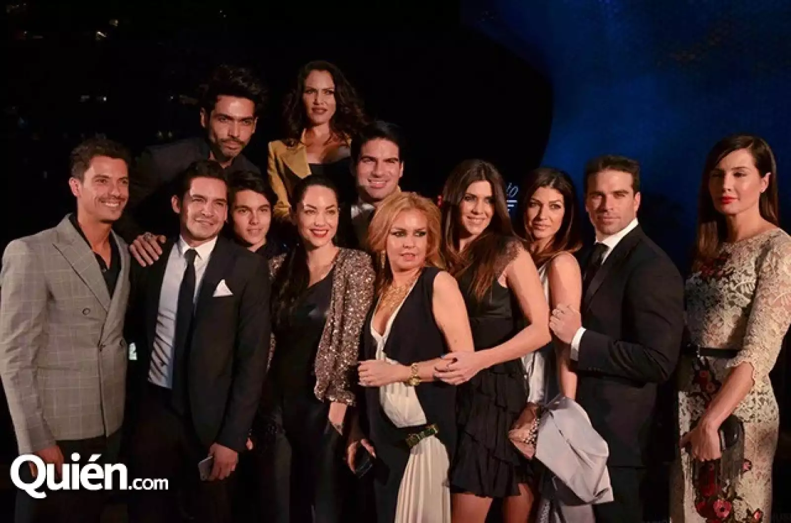 Grupo de actores invitados a la gala.