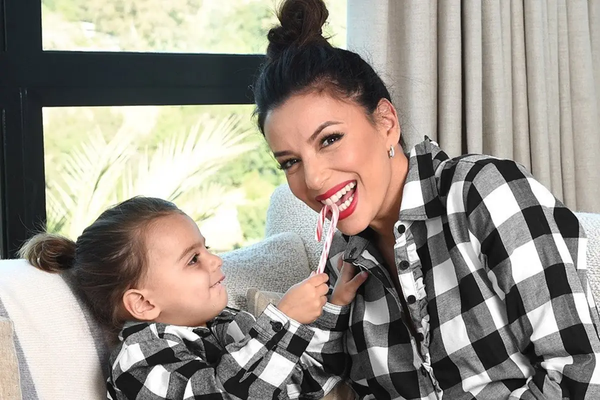 eva-longoria-hijo-santiago.jpg
