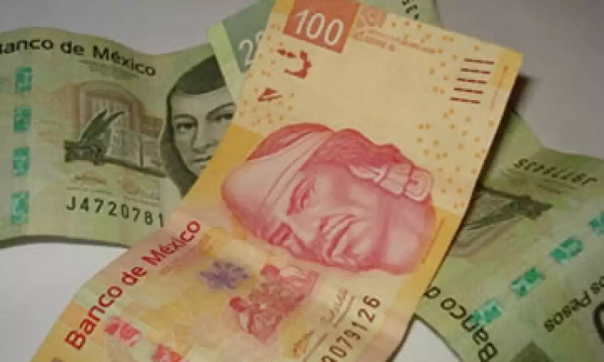 Los expertos creen que el rango de 12.25 a 12.80 pesos por dólar enmarcará la mayor parte de los negocios de la jornada. (Foto: Karina Hernández)