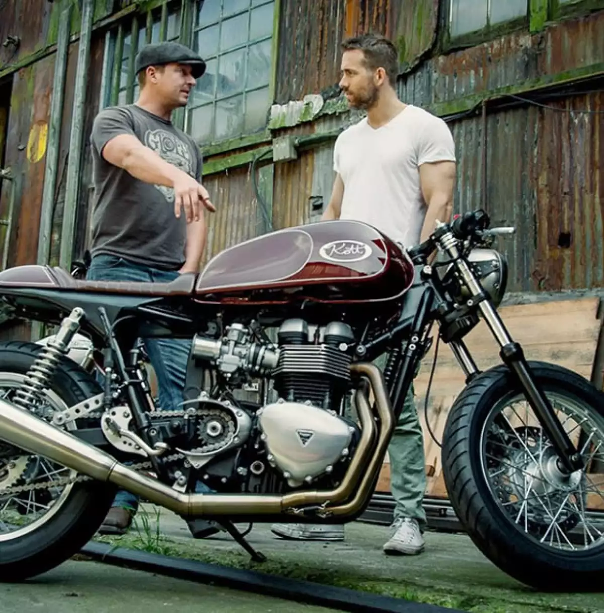 ¿Pensabas que el momento más hot de Ryan era cuando pisaba una red carpet?