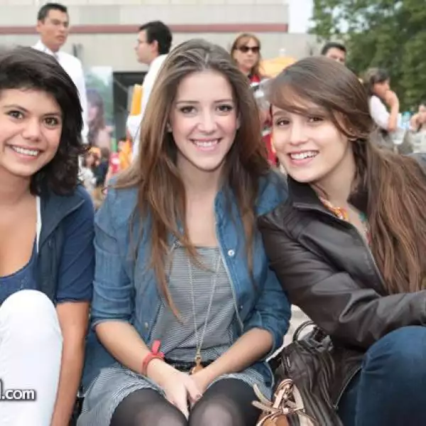 Tamara Borgaro,Karen Villanueva,Mitzi Anda