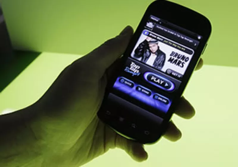 Android permite a los usuarios tener bluetooth, Wi-Fi, GPS, GSM y otras herramientas en los teléfonos. (Foto: AP)