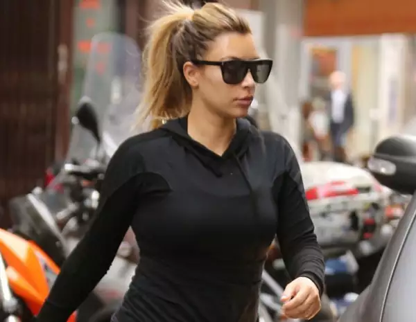 Kim Kardashian fue captada cuando se dirigía a sus clases en Los Ángeles.