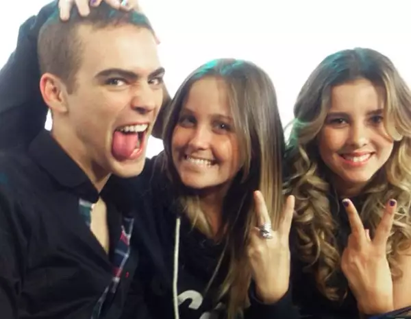 Jack Duarte con Natasha Dupeyrón y Paulina Goto