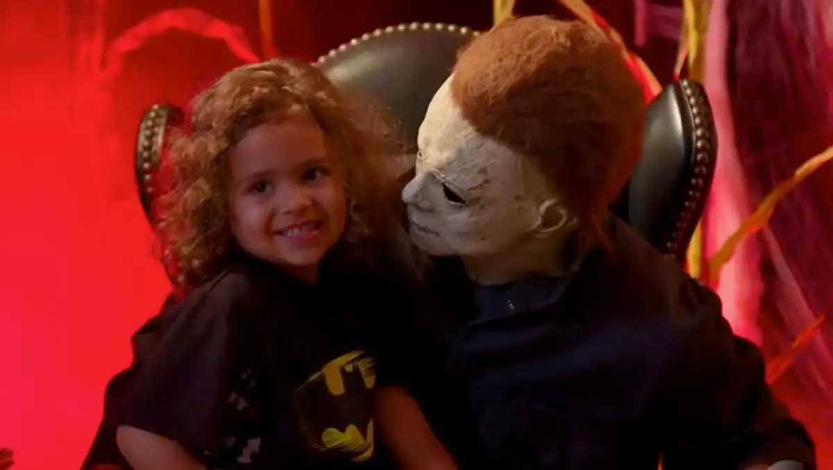 Jimmy Kimmel hace experimento disfrazado de Michael Myers