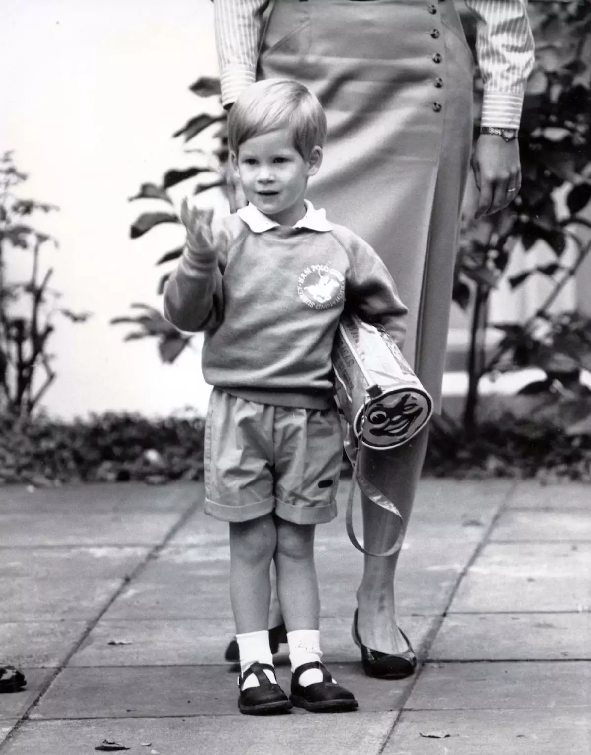 Prince Harry First Day At School Education 6th September 1987 Prince Charles And Princess Diana Of Wales (not Pictured) Take Harry To School . Prince Harry Is Pictured Looking Throw His Toilet Roll Binoculars With Head Teacher Mrs Jane Maynors On Pri