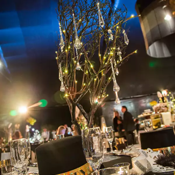 Decoración para la cena de fin de año en el hotel Rosewood