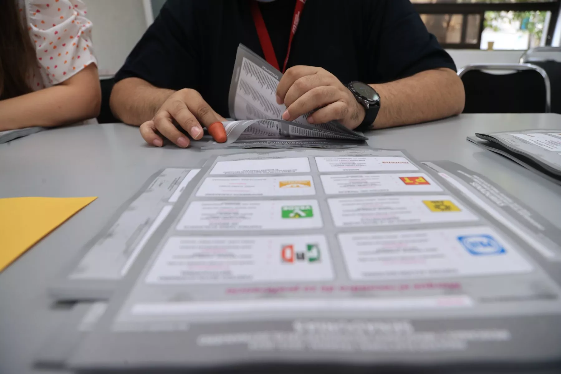 ¿Votas desde el extranjero en 2024? Esto dice el INE sobre los registros 