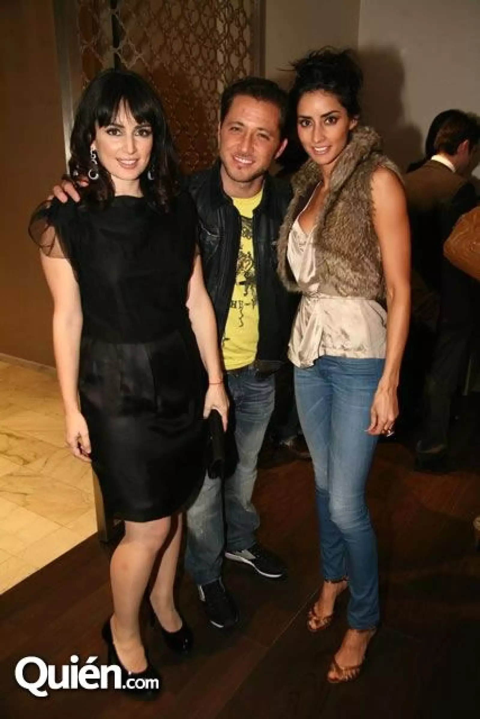 Ana de la Reguera,Isaac Bissu,Paola Núñez