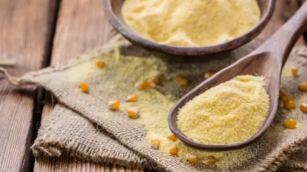 Cornmeal (on rustic background)