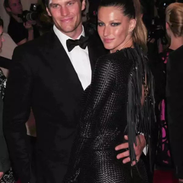 GISELE BUNDCHEN. La guapa modelo se casó con uno de los jugadores de futbol americano más sexys y exitosos del momento: Tom Brady, quarterback de los Patriotas de Nueva Inglaterra.