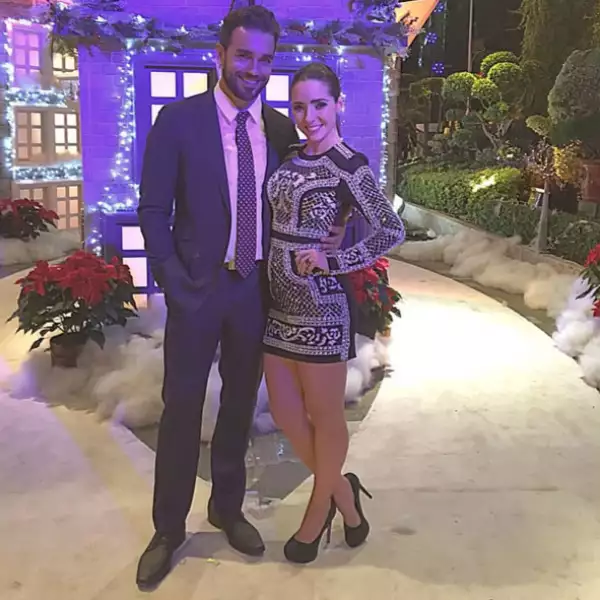 Posteriormente llegó Navidad, y qué mejor que disfrutar al lado de su gran amor, Marcus Ornellas. Aquí ya se le veía su pancita.