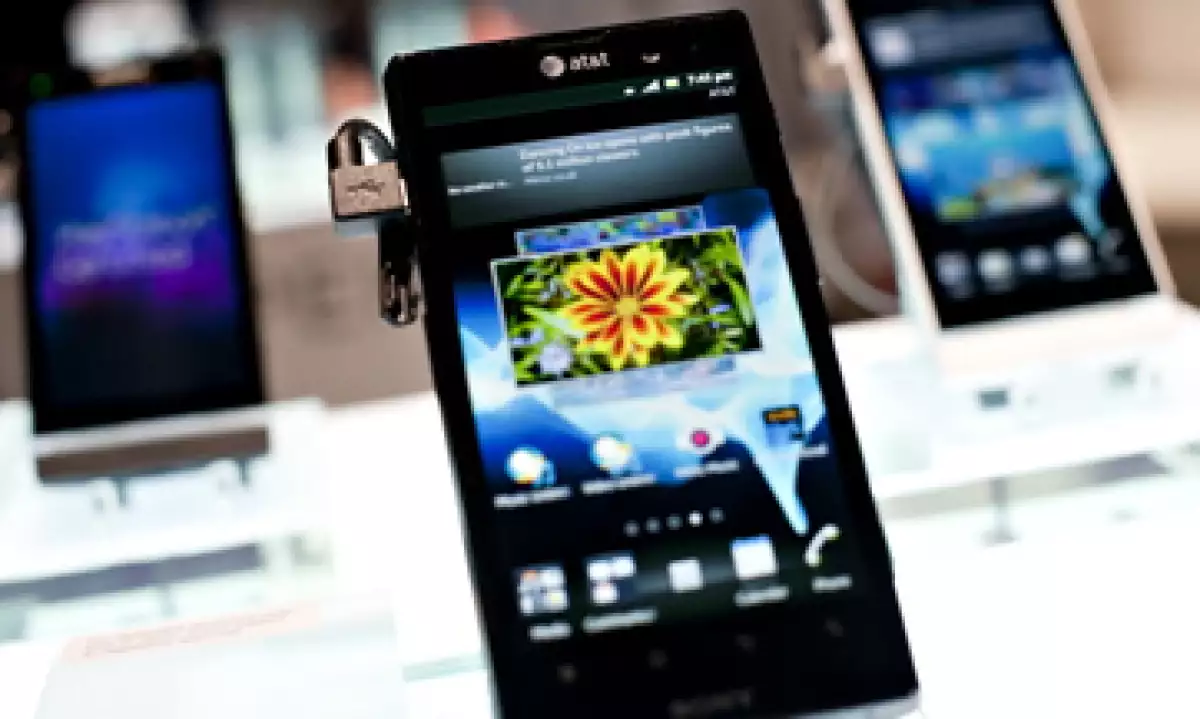 AT&T dijo que su ganancia subió a 3,700 millones de dólares en el primer trimestre.  (Foto: Getty Images)