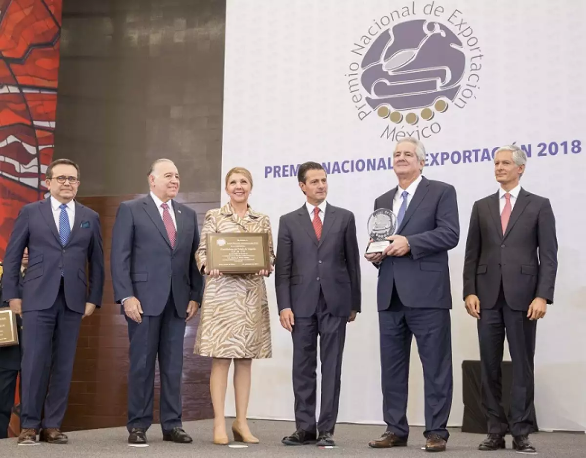 Enrique Pe�a Nieto en el foro de Comce