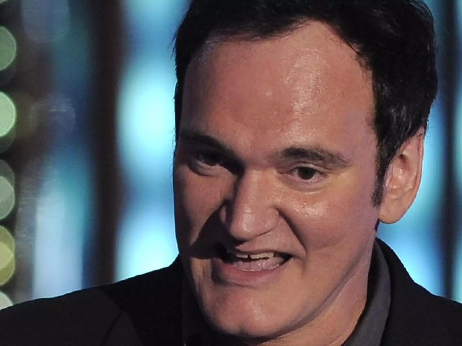 Quentin Tarantino, director de Inglorious Basterds se muestra feliz por ganar en los Critic´s Choice Awards.